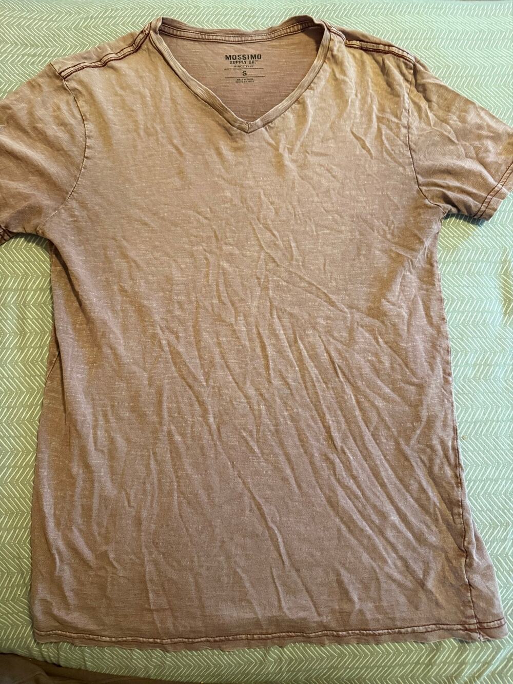 Mossimo Supply Co Men’s Small Maroon V-Neck T-Shirt Distressed Washed Tee